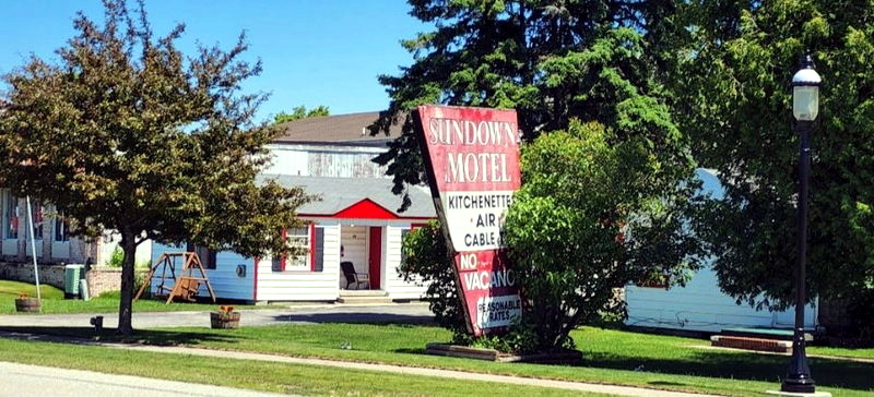 Sundown Motel - Street View (newer photo)
